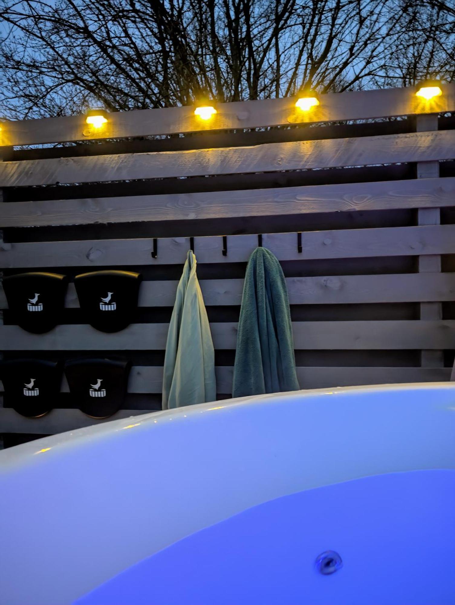 Caplor Glamping & Lodges هيريفورد المظهر الخارجي الصورة